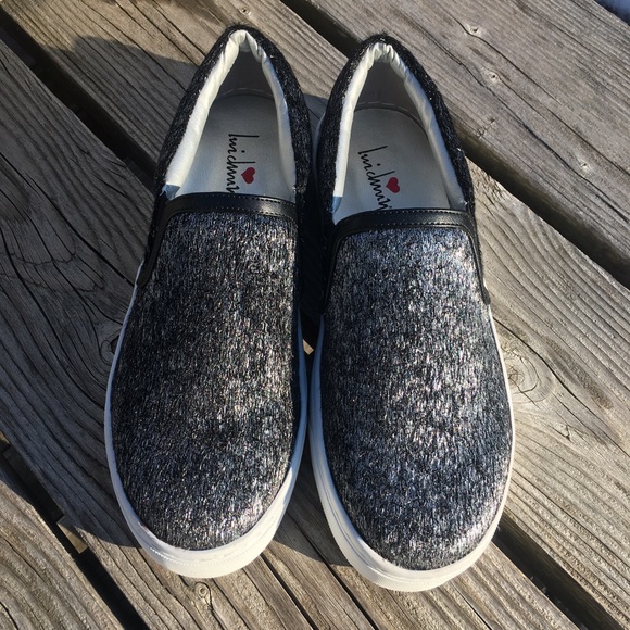 5️⃣🌟! Luichiny Silver Fur Sneakers! NEW! - Picture 2 of 8